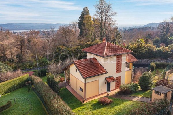 casa indipendente in vendita ad Oleggio Castello