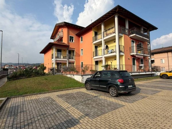 appartamento in vendita ad Oleggio Castello