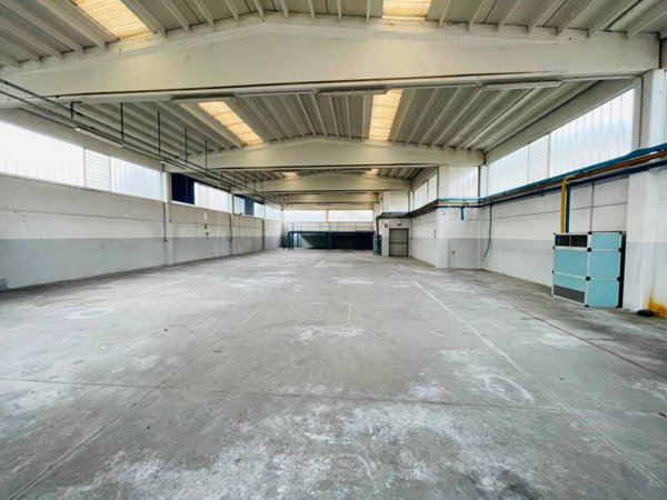 villa in vendita ad Oleggio Castello