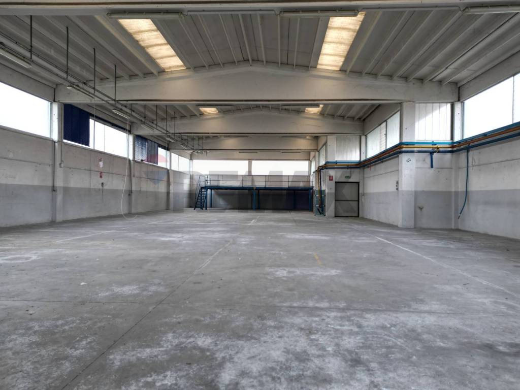 villa in vendita ad Oleggio Castello