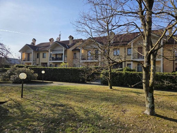 appartamento in vendita ad Oleggio Castello