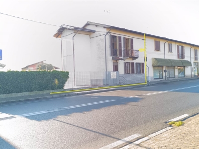 casa indipendente in vendita ad Oleggio Castello