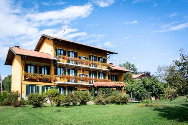 casa indipendente in vendita ad Oleggio Castello