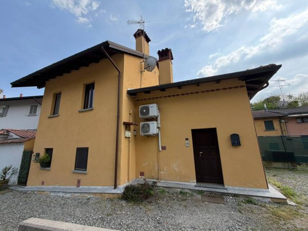 appartamento in vendita ad Oleggio Castello