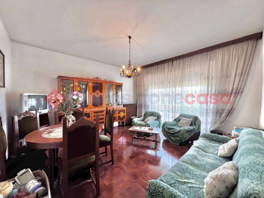 appartamento in vendita ad Oleggio Castello in zona Ceserio