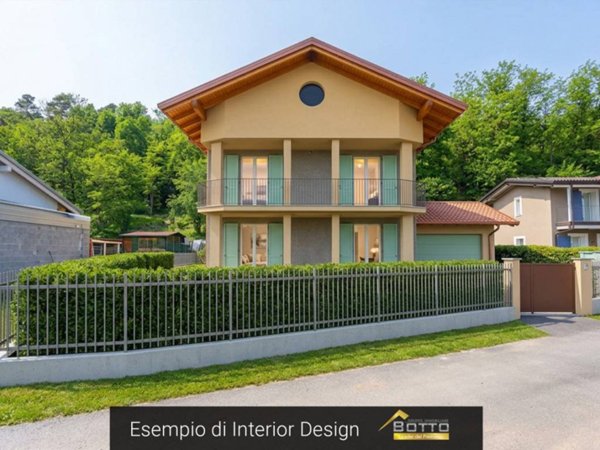 casa indipendente in vendita ad Oleggio Castello