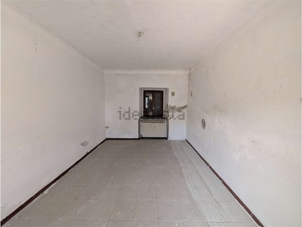 casa indipendente in vendita ad Oleggio Castello in zona Campora