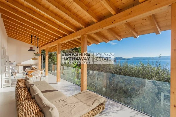 casa indipendente in vendita ad Orta San Giulio