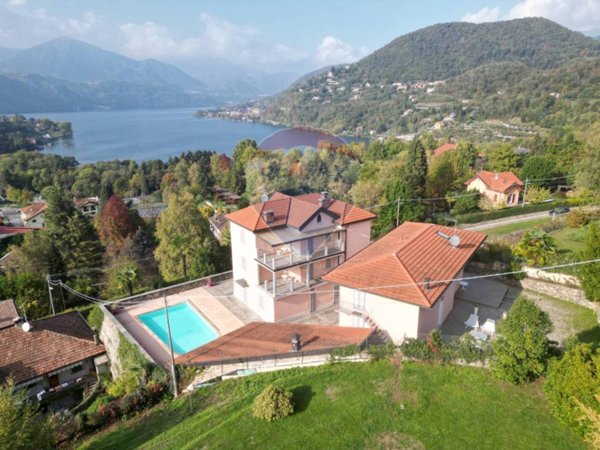 casa indipendente in vendita ad Orta San Giulio