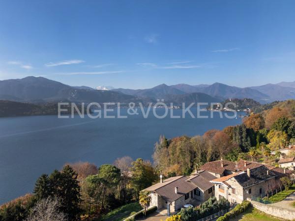 casa indipendente in vendita ad Orta San Giulio in zona Corconio