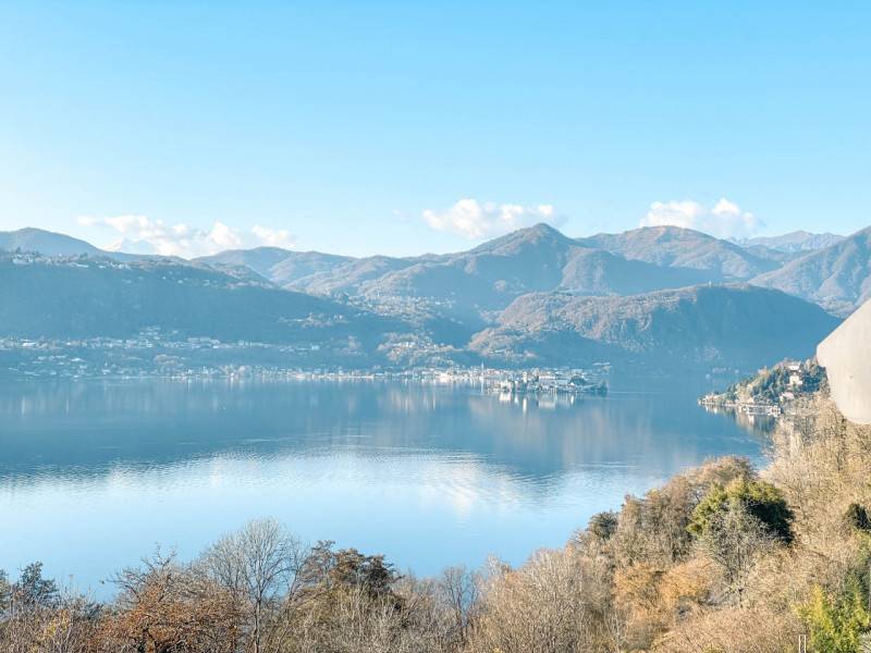 casa indipendente in vendita ad Orta San Giulio in zona Corconio
