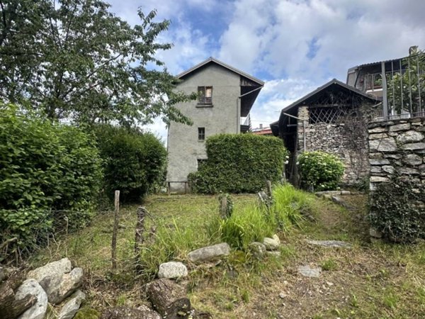 casa indipendente in vendita ad Orta San Giulio