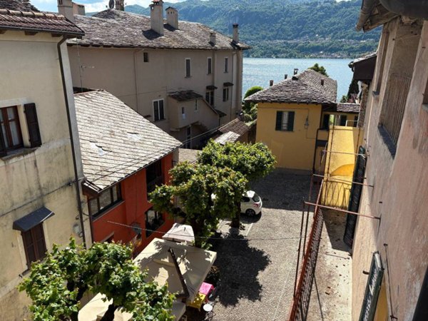 appartamento in vendita ad Orta San Giulio