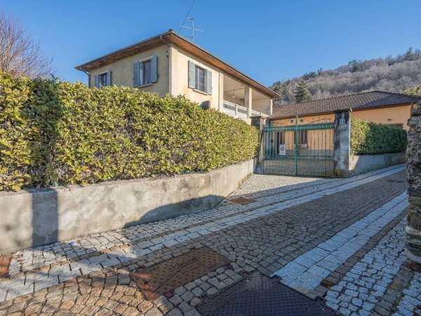 casa indipendente in vendita ad Orta San Giulio in zona Legro