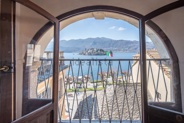 appartamento in vendita ad Orta San Giulio