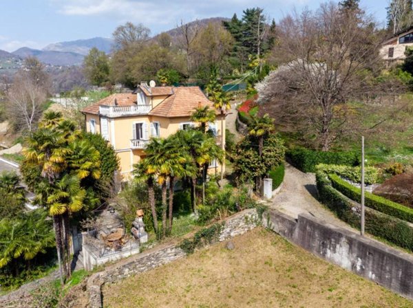 casa indipendente in vendita ad Orta San Giulio