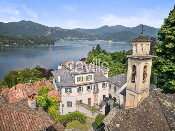 villa in vendita ad Orta San Giulio in zona Corconio