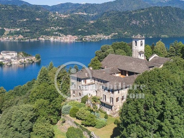 intera palazzina in vendita ad Orta San Giulio