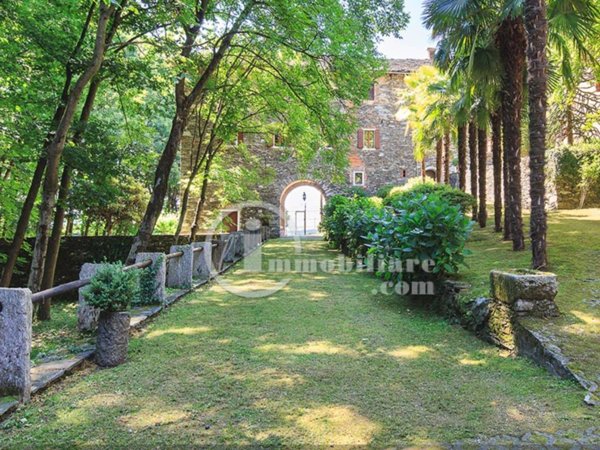 intera palazzina in vendita ad Orta San Giulio