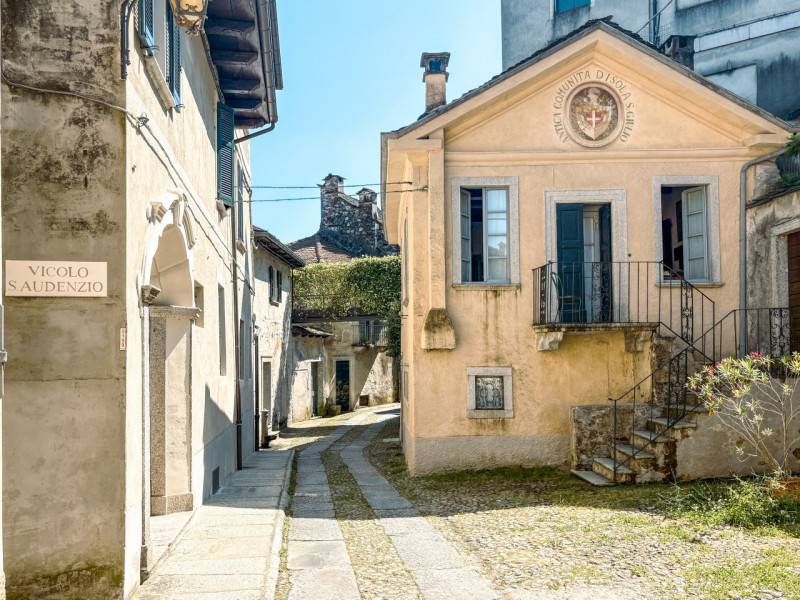 casa indipendente in vendita ad Orta San Giulio