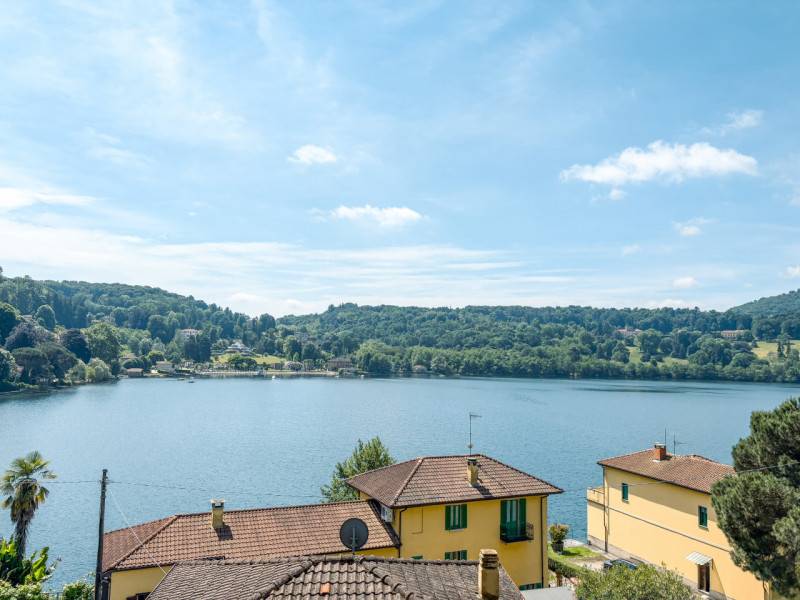 casa indipendente in vendita ad Orta San Giulio