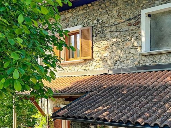 casa indipendente in vendita ad Orta San Giulio