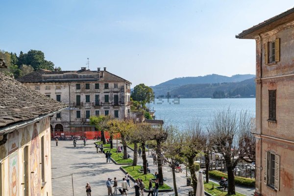 appartamento in vendita ad Orta San Giulio