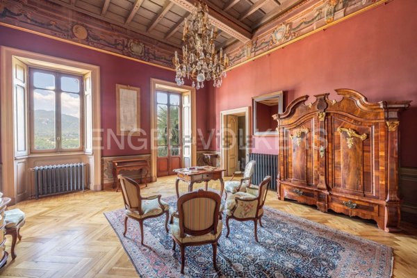 villa in vendita ad Orta San Giulio in zona Corconio