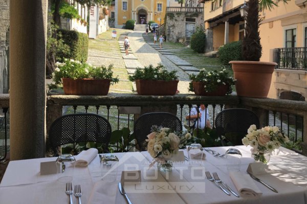 negozio in vendita ad Orta San Giulio