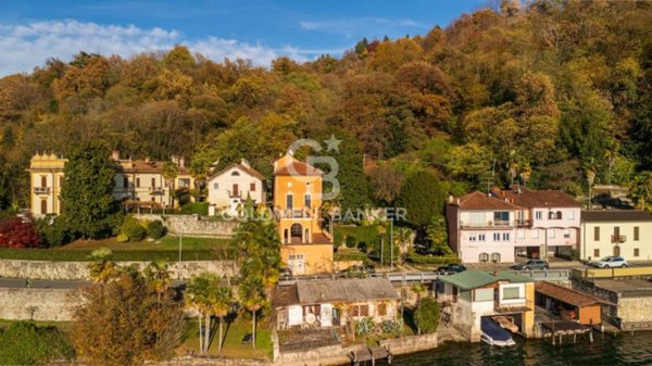 casa indipendente in vendita ad Orta San Giulio in zona Imolo