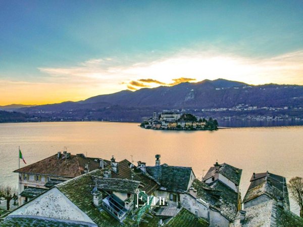 casa indipendente in vendita ad Orta San Giulio