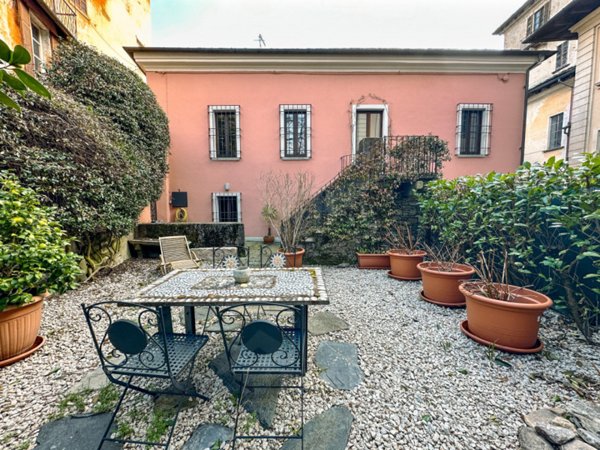 casa indipendente in vendita ad Orta San Giulio