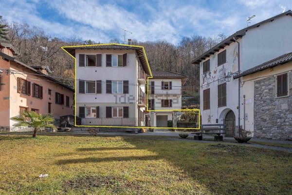 casa indipendente in vendita ad Orta San Giulio in zona Legro