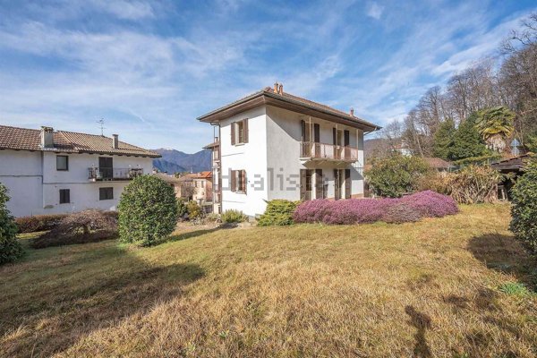 casa semindipendente in vendita ad Orta San Giulio in zona Legro