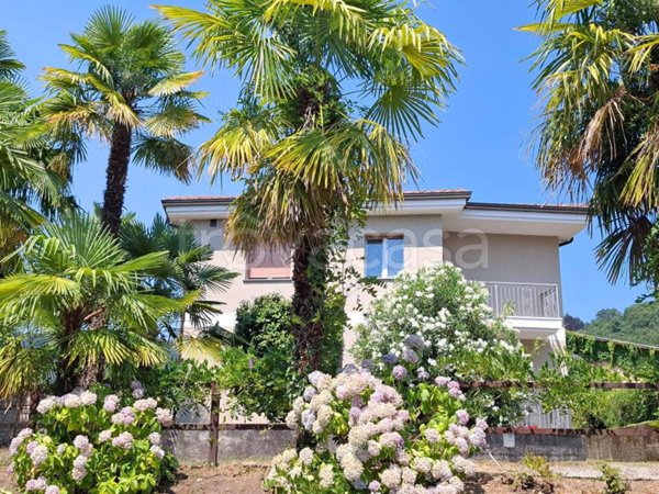 appartamento in vendita ad Orta San Giulio in zona Legro