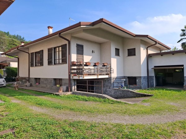 casa indipendente in vendita ad Orta San Giulio in zona Legro