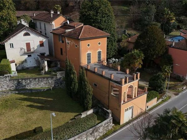 casa indipendente in vendita ad Orta San Giulio in zona Imolo