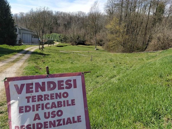 casa indipendente in vendita a Paruzzaro