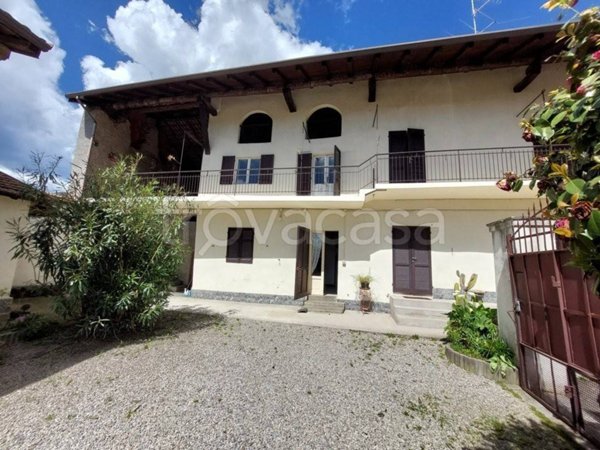 casa indipendente in vendita a Paruzzaro