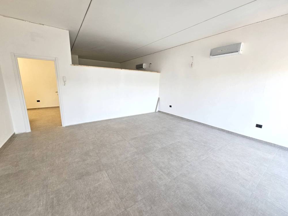 ufficio in vendita a Paruzzaro