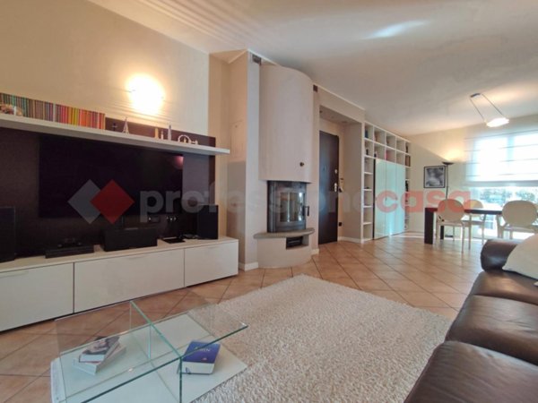 casa indipendente in vendita a Paruzzaro