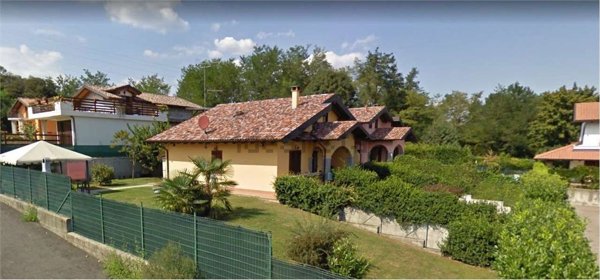 casa indipendente in vendita a Paruzzaro