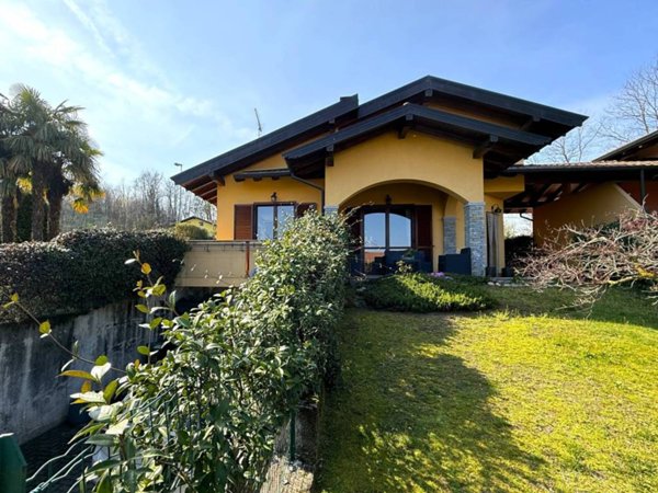 casa indipendente in vendita a Paruzzaro