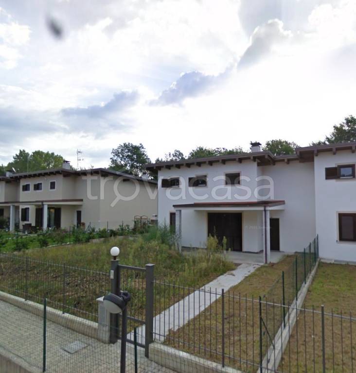 casa indipendente in vendita a Paruzzaro