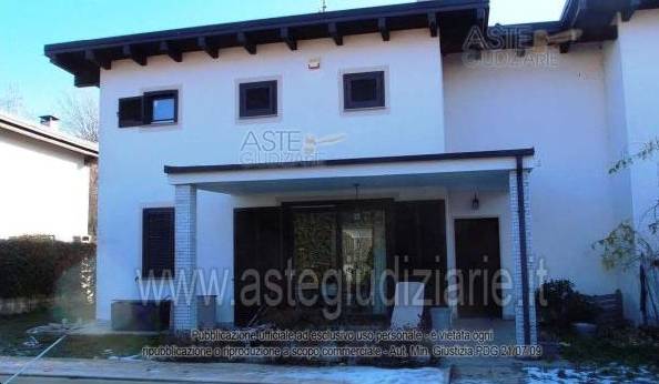 casa indipendente in vendita a Paruzzaro