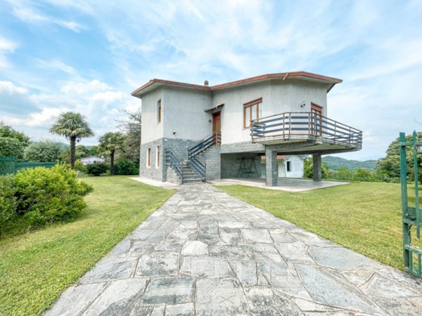 casa indipendente in vendita a Paruzzaro