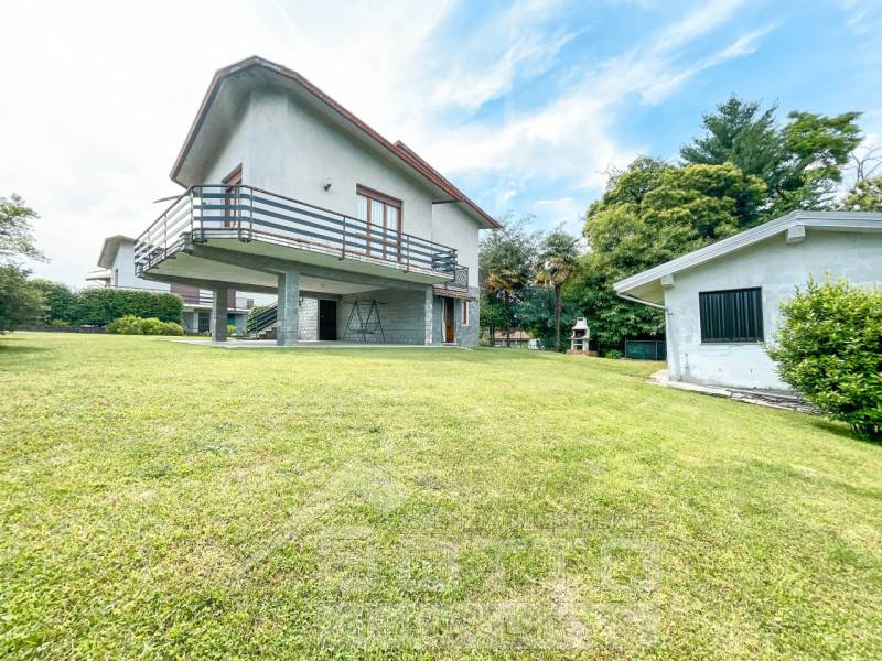 casa indipendente in vendita a Paruzzaro