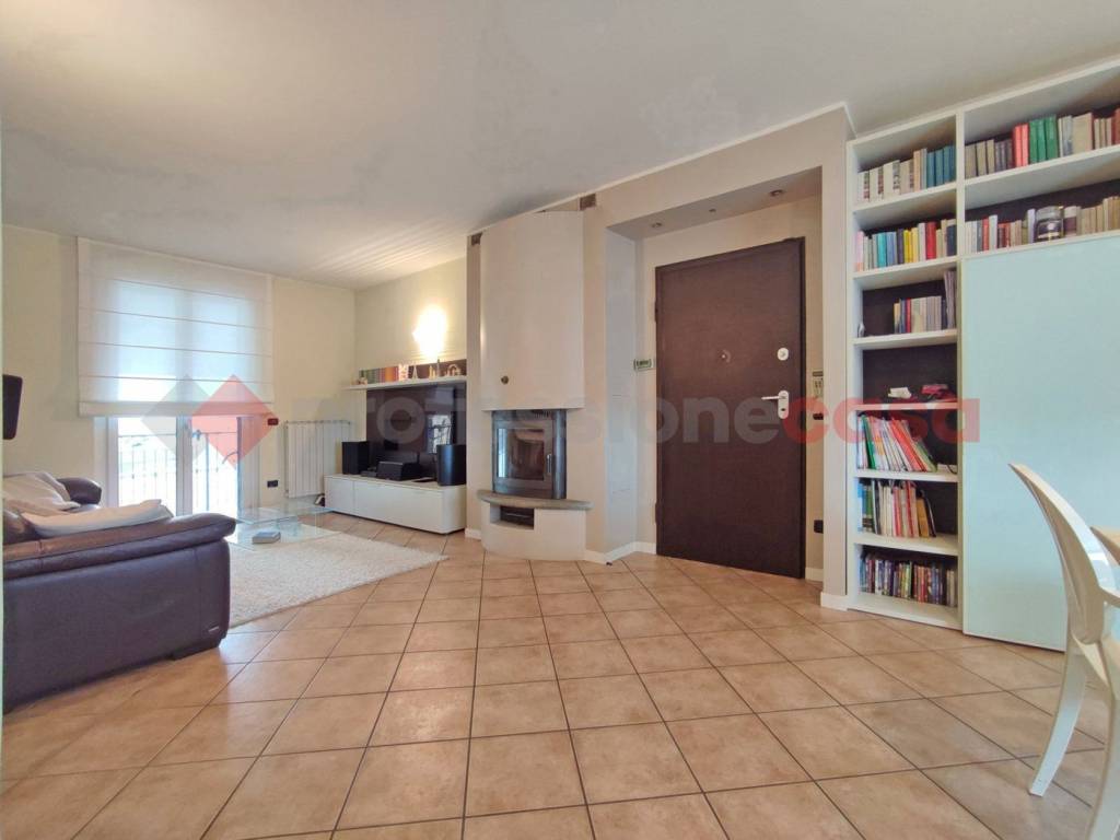 casa indipendente in vendita a Paruzzaro