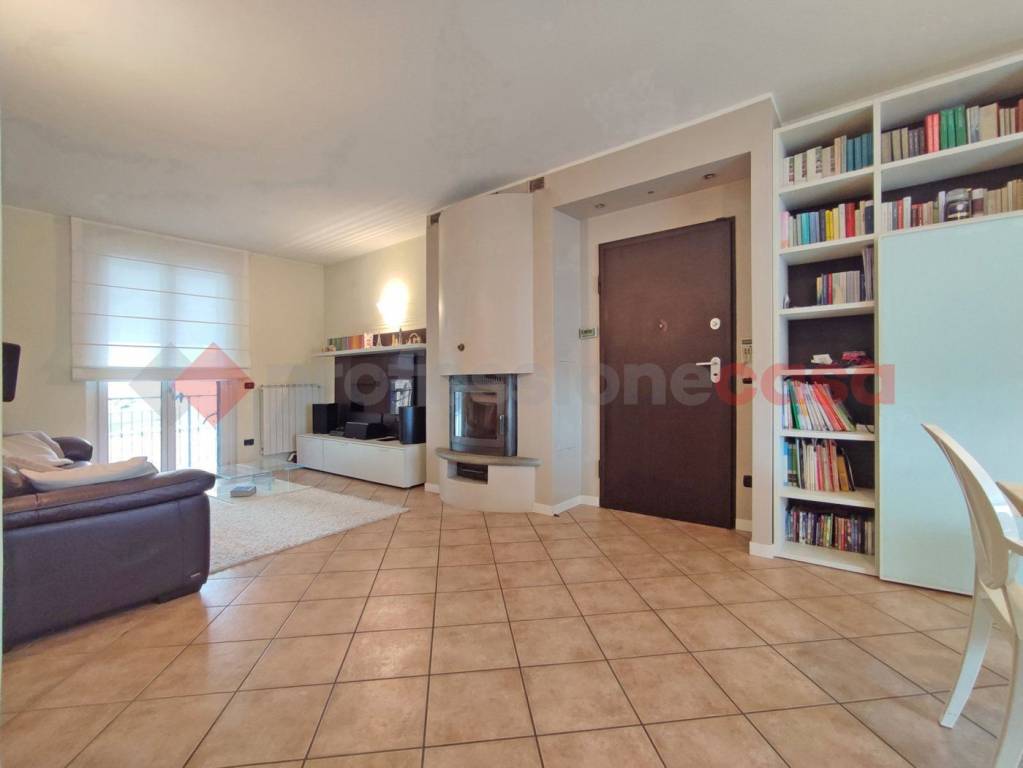 casa indipendente in vendita a Paruzzaro