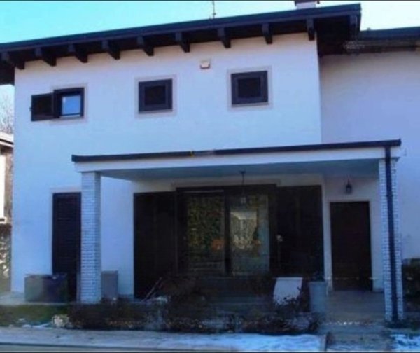 casa indipendente in vendita a Paruzzaro